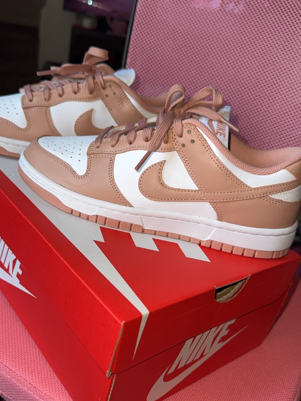 Nike Women's Low-Top Sneakers in White and Rose - Picture 2 of 4
